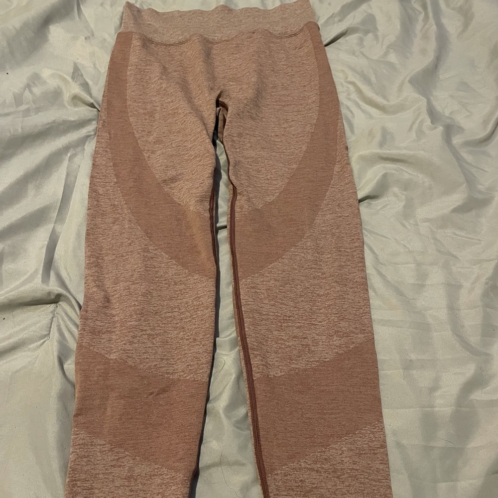 VS PINK leggings with contour
